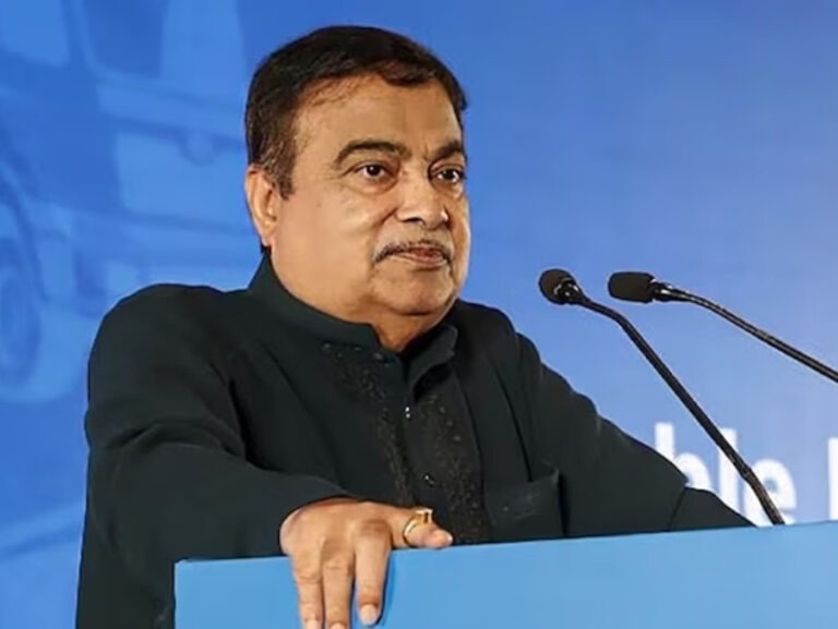 ‘सिर्फ सरकार-भगवान के भरोसे रहने से नहीं बदलेगा देश’, गडकरी ने लोगों से की जनभागीदारी की अपील