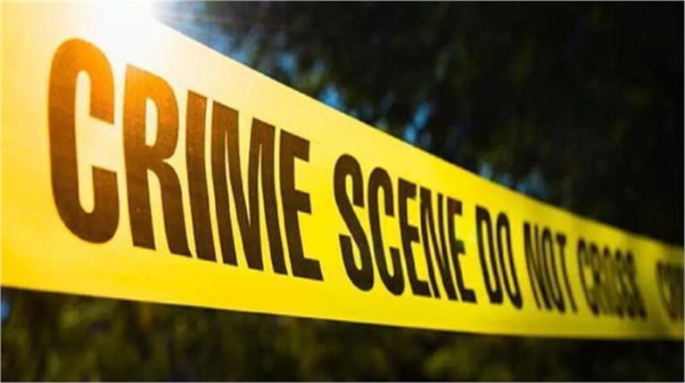 झांसी के होटल में खूनी खेल: पुरानी रंजिश में चाचा-भतीजे पर धारदार हथियार से हमला, एक की मौत… दूसरा गंभीर