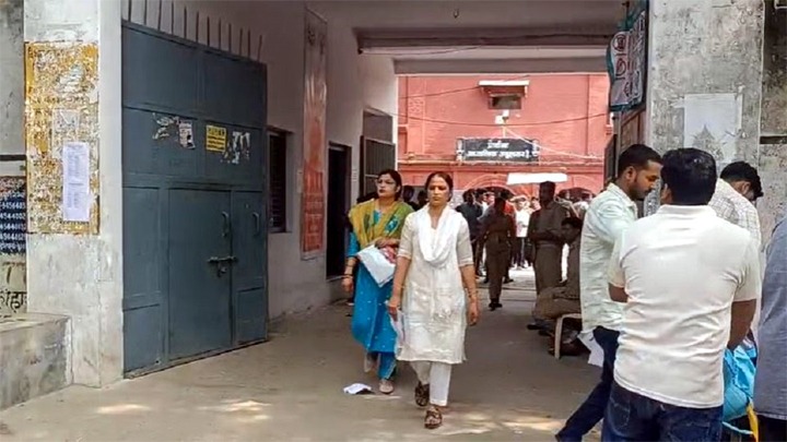 गणित और अंग्रेजी के सवाल देखकर खिले अभ्यर्थियों के चेहरे